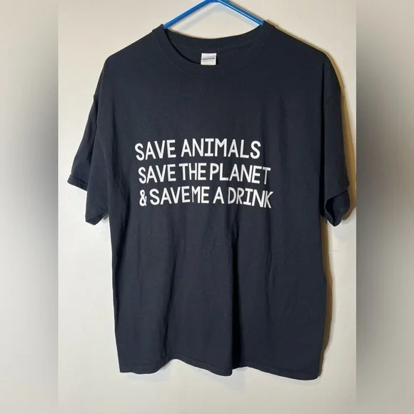 Black short sleeve graphic tee size large - Picture 3 of 4